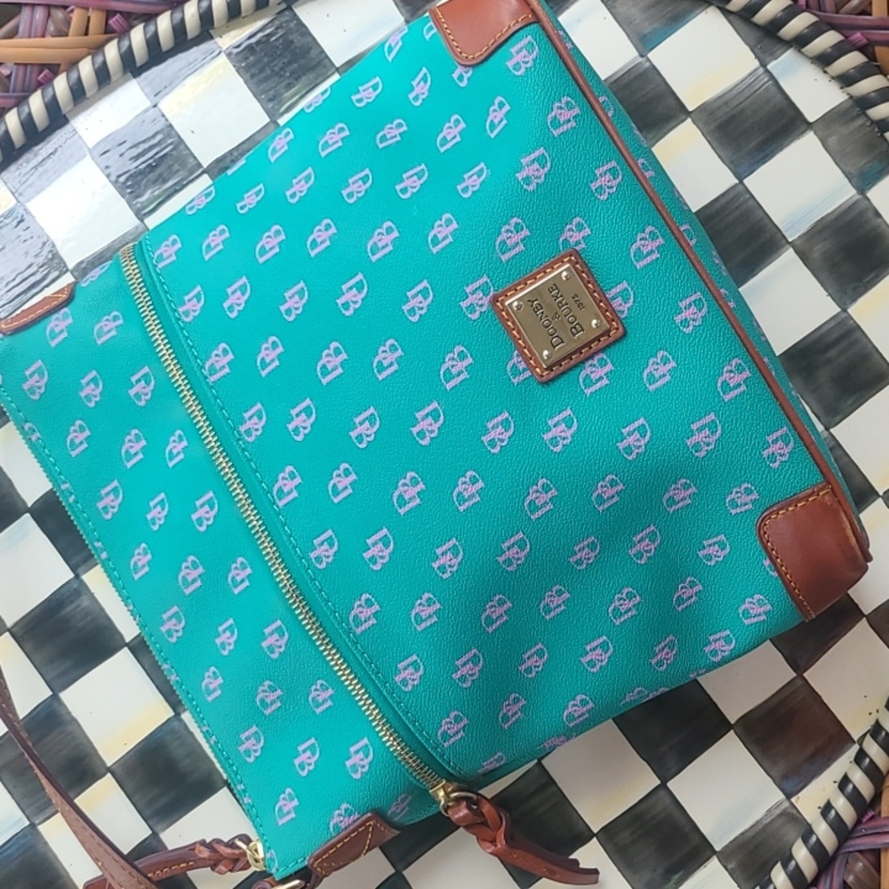 Signature Dooney & Bourke Purse